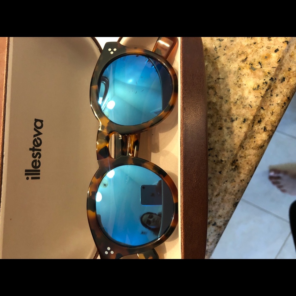 Illesteva Leonard Sunglasses